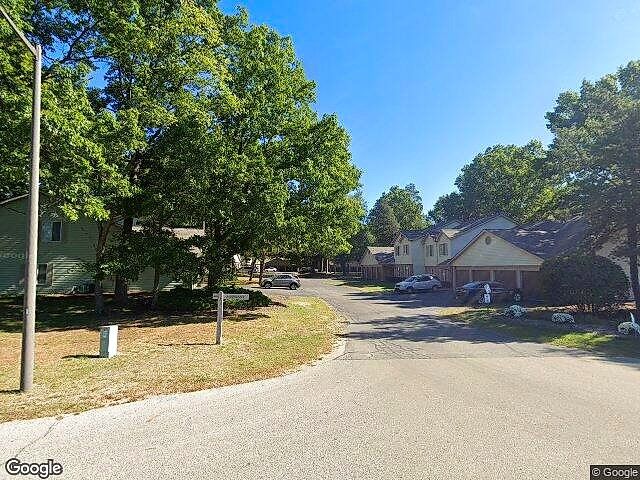 Amberwood Condominium photo 3