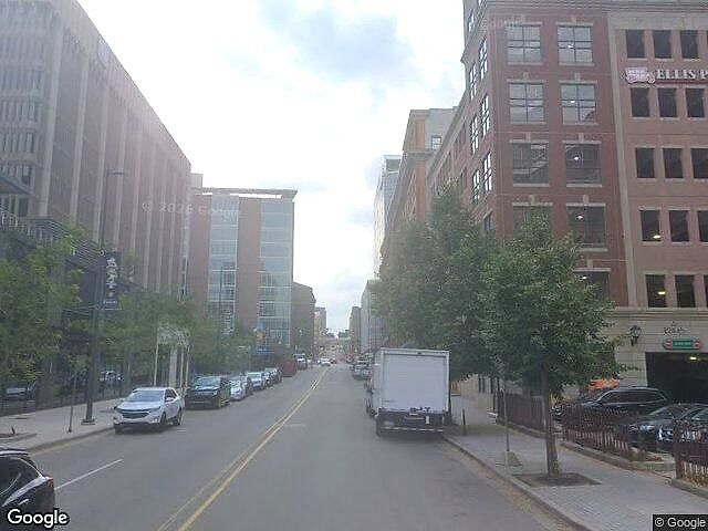 200 Monroe photo 6