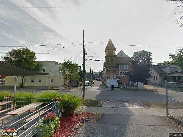 540 Leonard Condominium photo 4