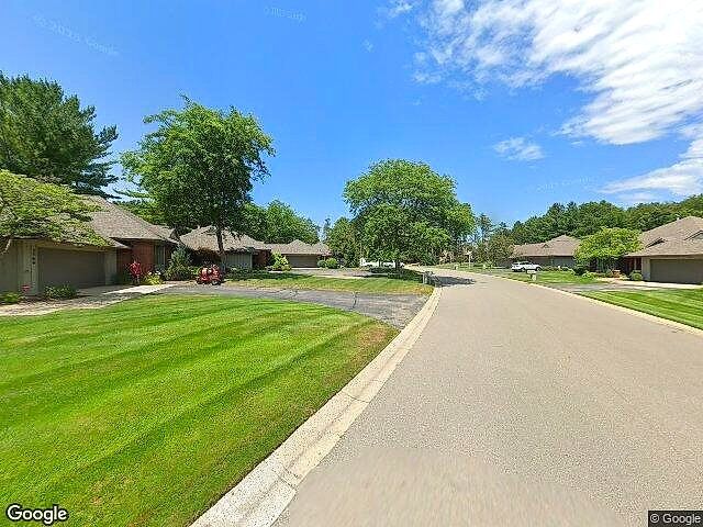 Heathmoor Condominium photo 2