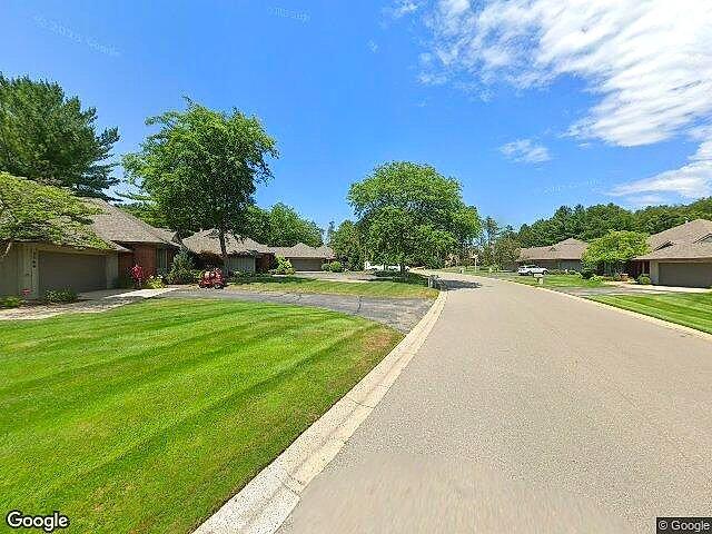 Heathmoor Condominium photo 2