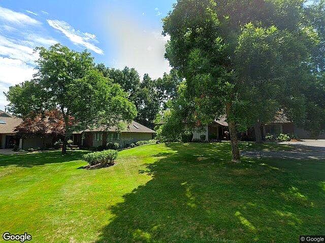 Heathmoor Condominium photo 3