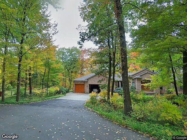 Dean Lake Forest Condominiums photo 10