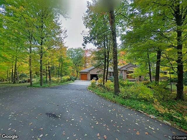 Dean Lake Forest Condominiums photo 11