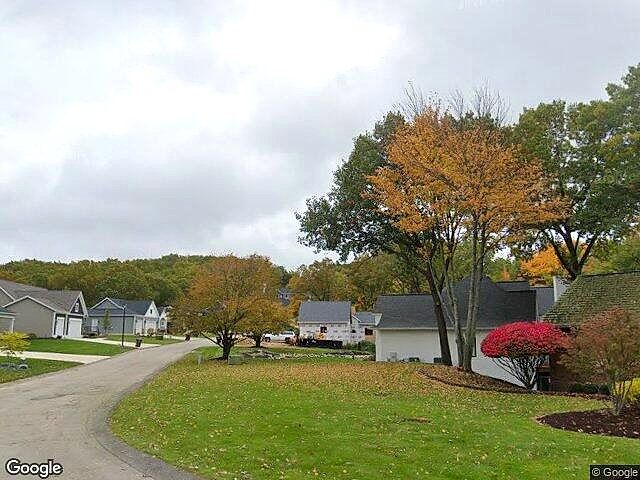 Dean Lake Forest Condominiums photo 12