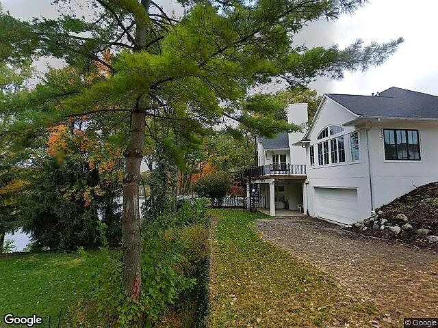 Dean Lake Forest Condominiums photo 6