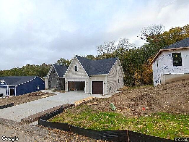 Dean Lake Forest Condominiums photo 8