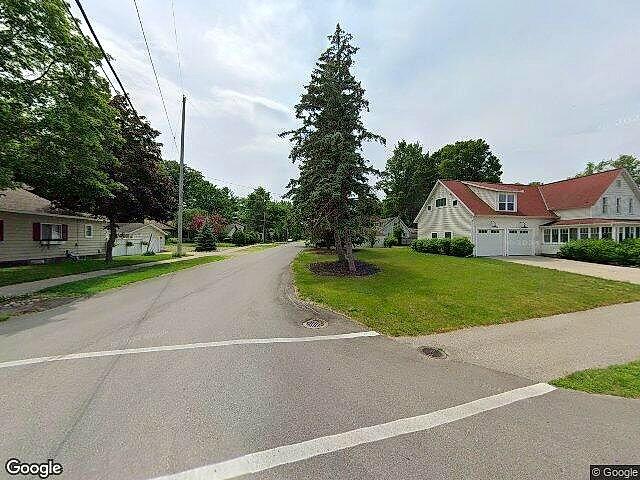 Edgewater Manor Condominium photo 2