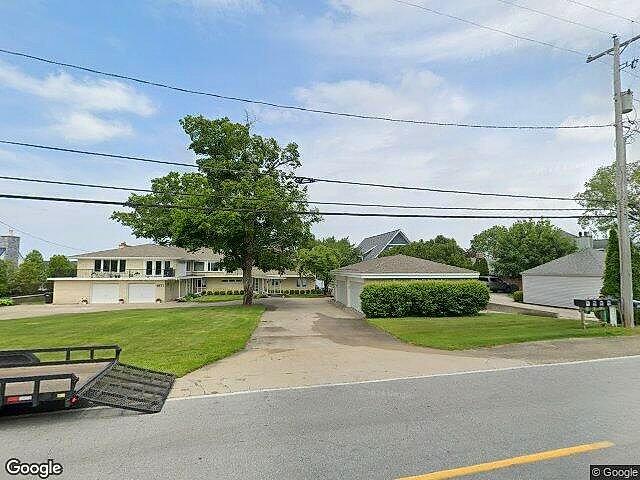 Edgewater Manor Condominium photo 3