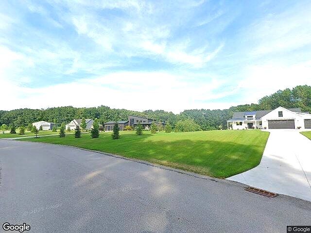 Springer Rayal Estates photo 13