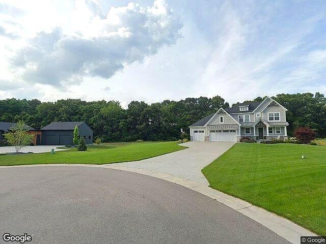 Springer Rayal Estates photo 3