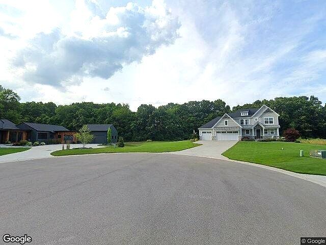Springer Rayal Estates photo 8