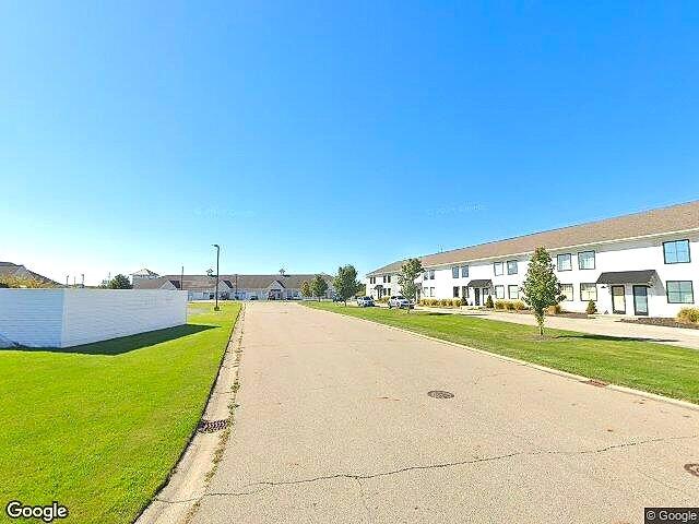 CROSSING COURT photo 3